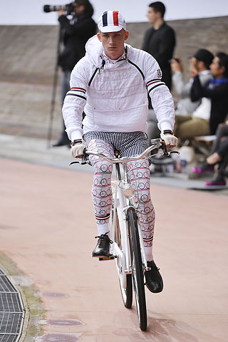 Moncler Gamme Bleu / - 2011